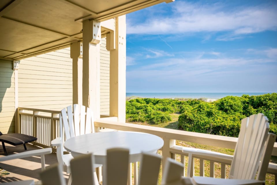 Garris Hideaway #2 by Oak Island Accommodations Apartment in Caswell Beach