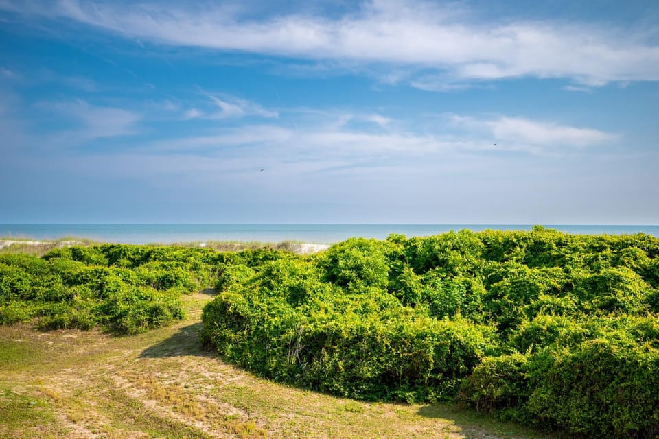 Garris Hideaway #2 by Oak Island Accommodations Apartment in Caswell Beach