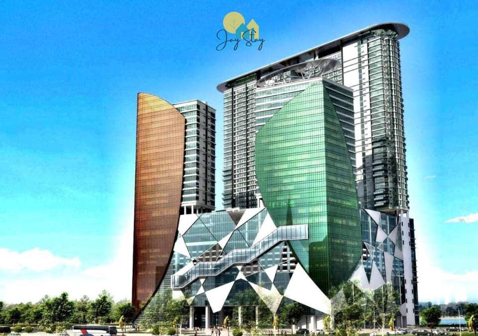 SilverScape Residence I Luxury 2-4 BR I 6-11 pax I Bathtub I Seaview I Infinity Pool I Jonker St I City Centre by Jay Stay Management Apartment in Malacca