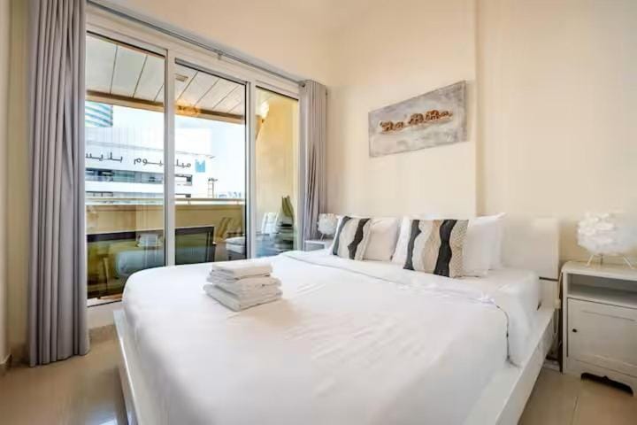 Holiday Home near beach & metro Apartment in Dubai