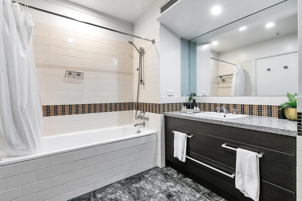 Shower, Bathroom, Bath, towels