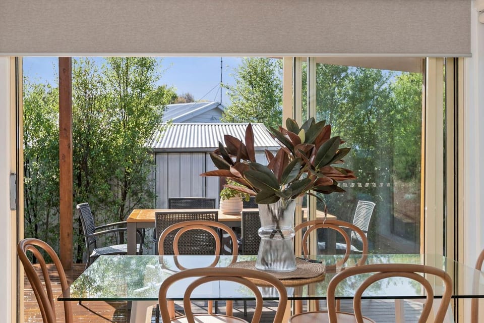 Patio, Day, Balcony/Terrace, Dining area