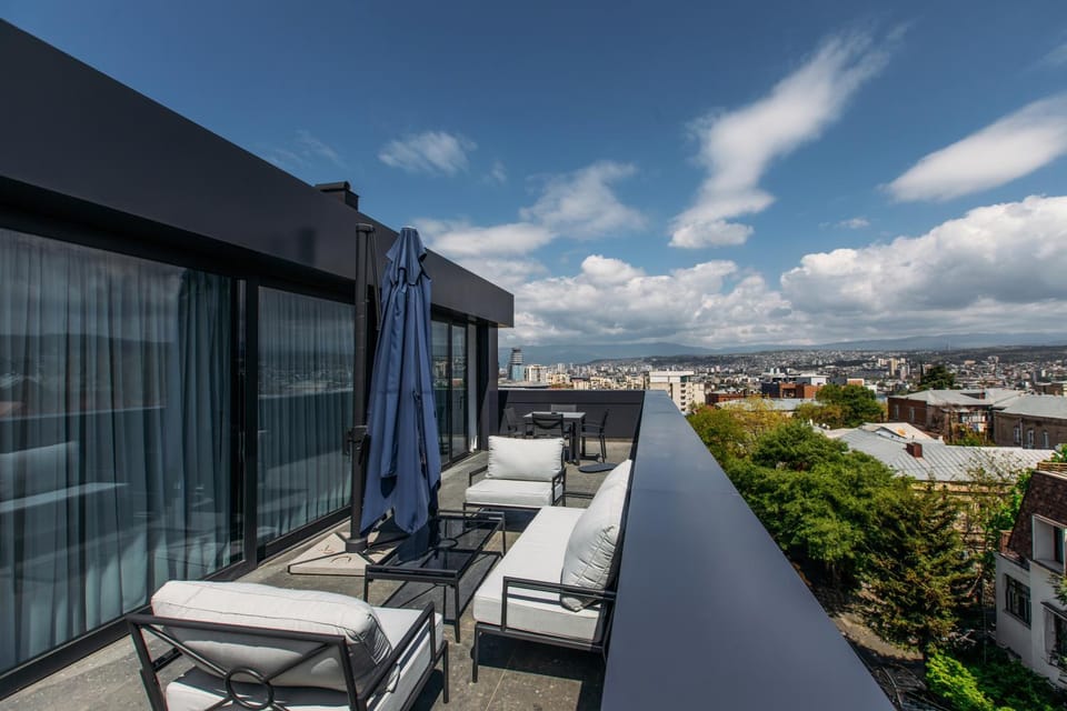 View (from property/room), Balcony/Terrace, City view