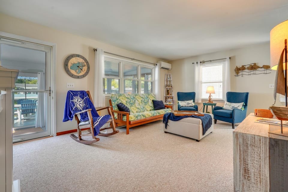 Waterfront Lakeview Cottage with Dock and Lift! House in Indian Lake