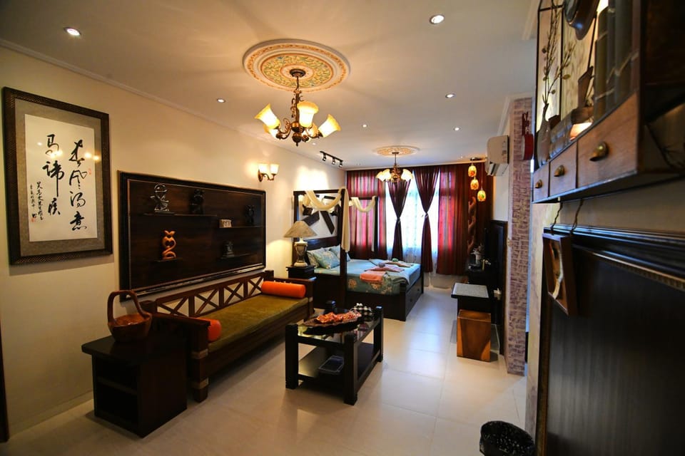 Bed, Living room