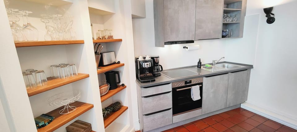 Coffee/tea facilities, Kitchen or kitchenette