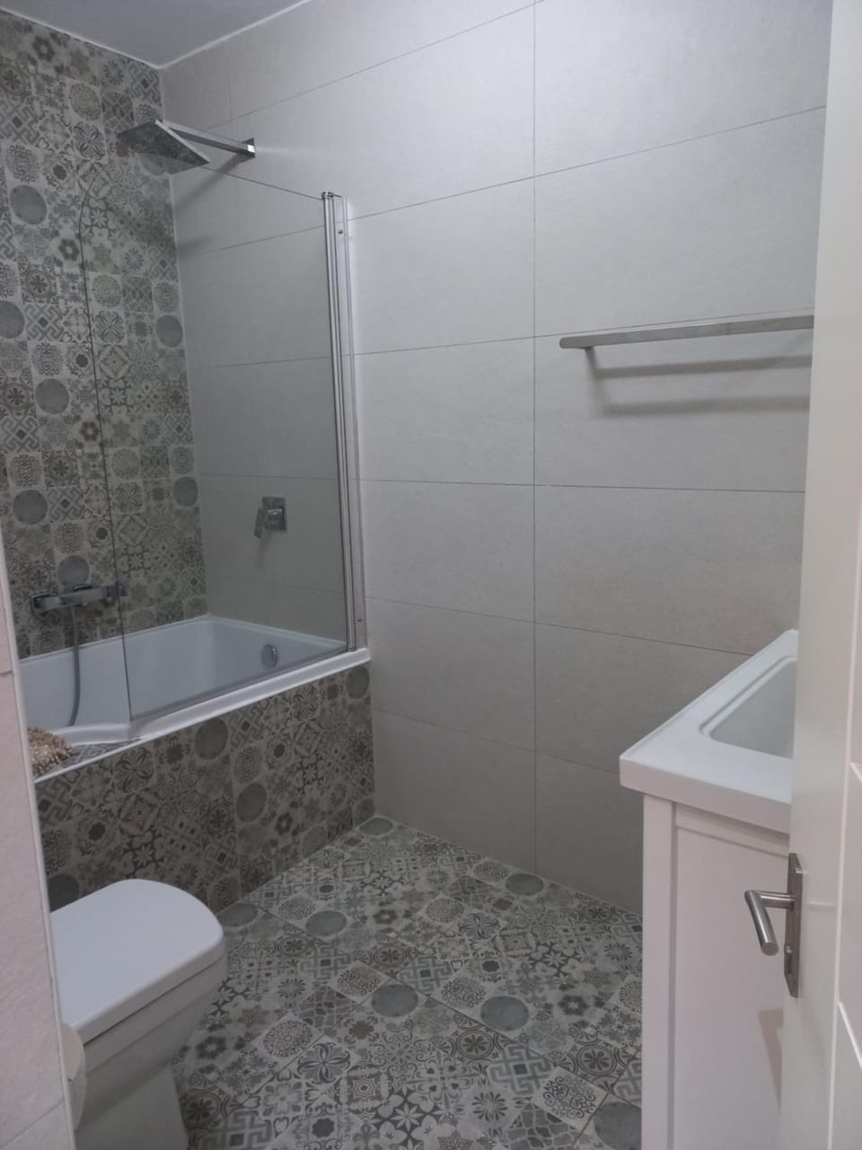Shower, Toilet, Bathroom, Bath