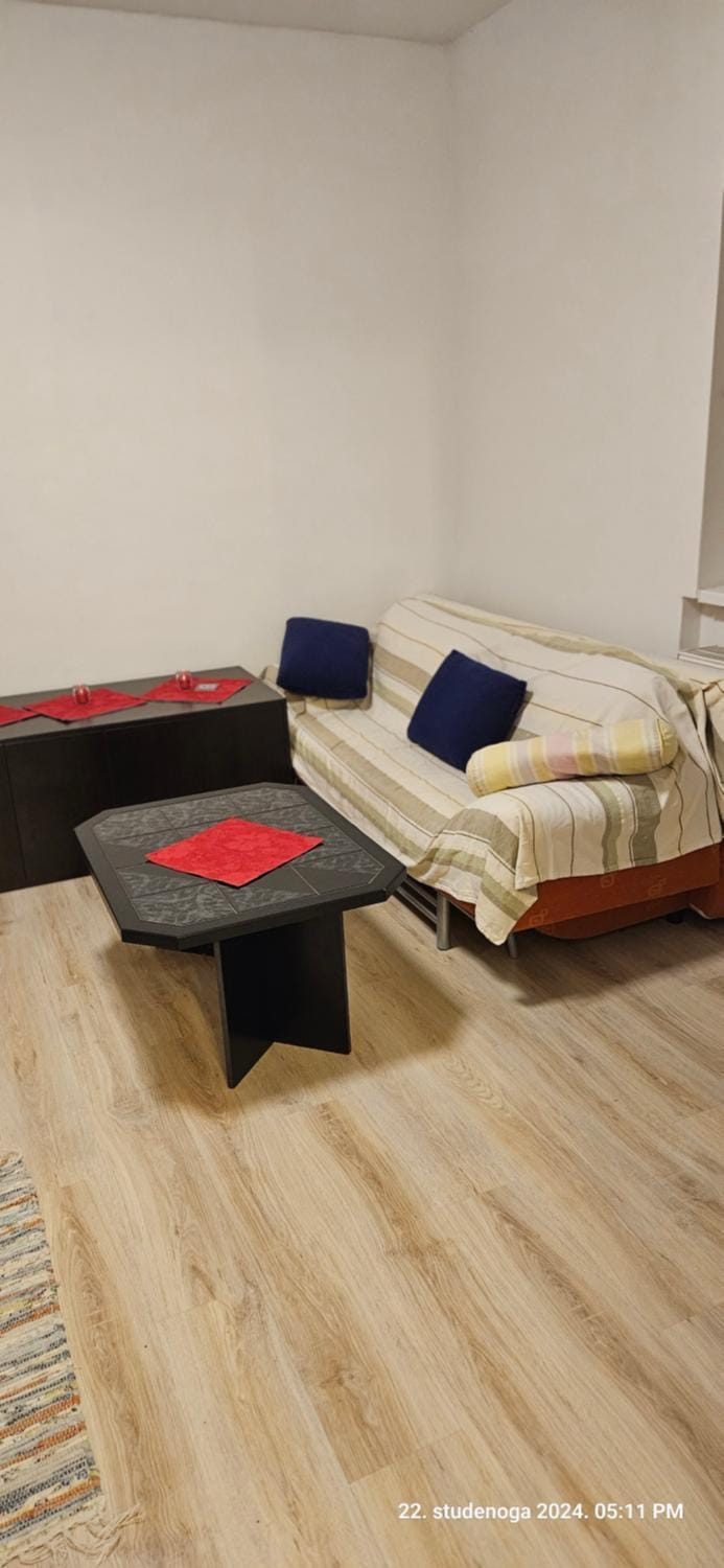 Living room, Photo of the whole room