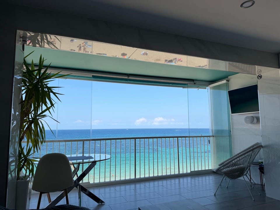 1st line La Fossa Luxury Beach Apartment *ADULTS ONLY* Apartment in Calp