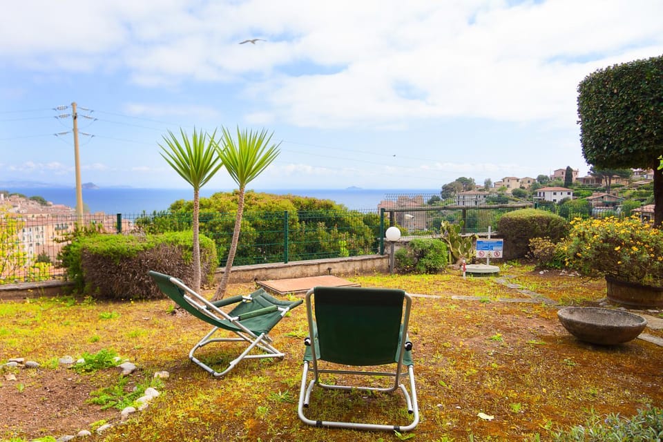 Day, Natural landscape, Garden, Sea view, sunbed