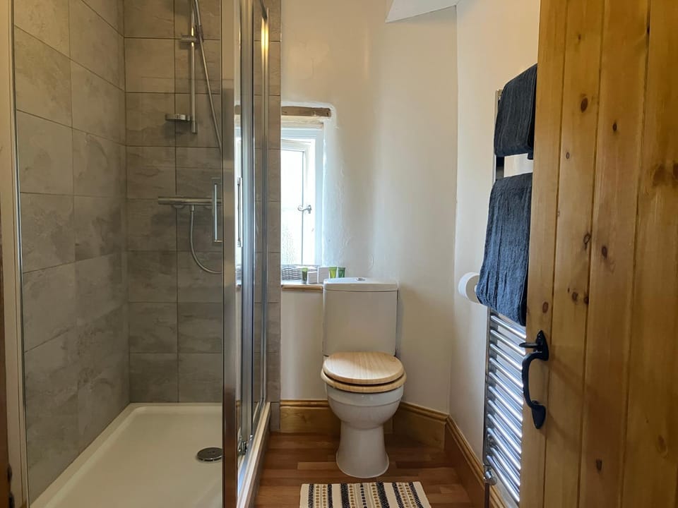 Shower, towels