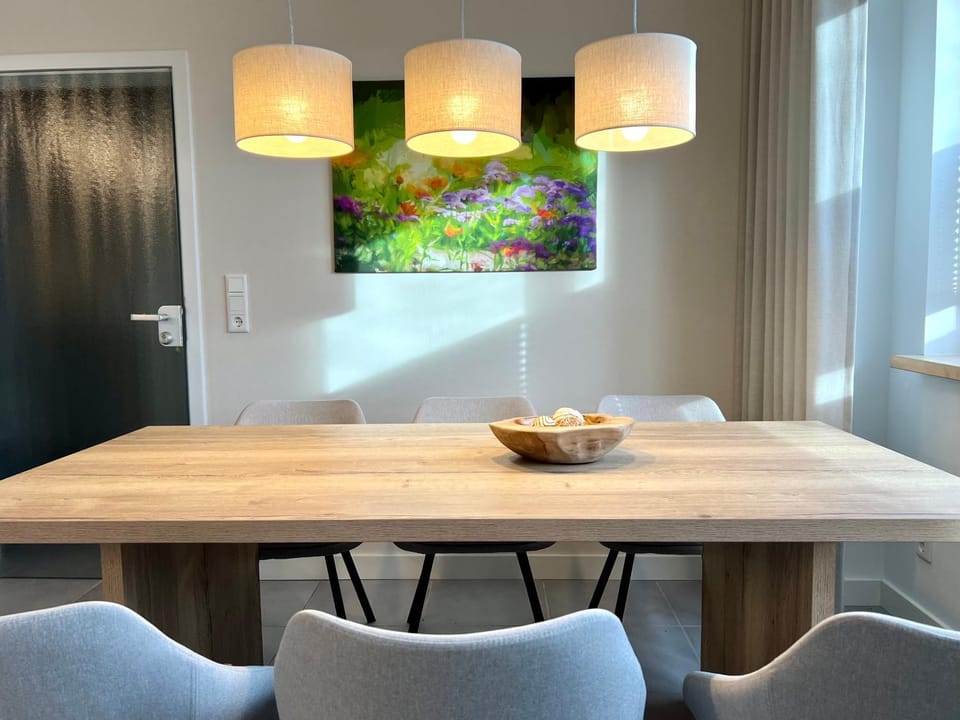 Seating area, Dining area