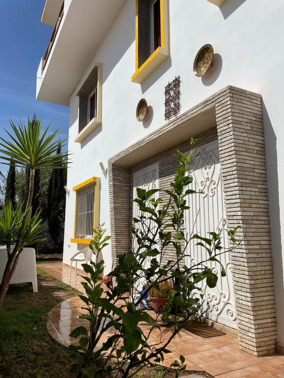 Facade/entrance