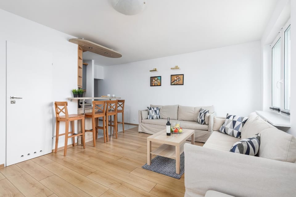 Communal lounge/ TV room, Kitchen or kitchenette, Living room, Seating area, Dining area