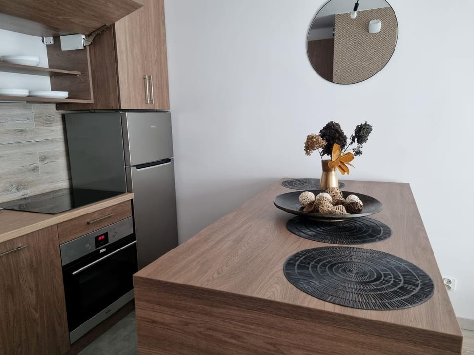 Kitchen or kitchenette, pet friendly, stove