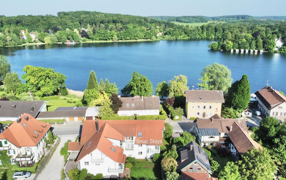 Property building, Off site, Neighbourhood, Natural landscape, Bird's eye view, Garden, Area and facilities, Seasons