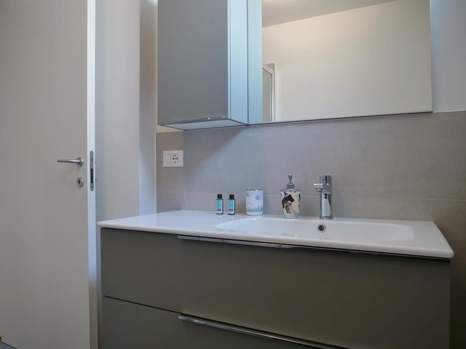 FARO DELL'ESTATE delizioso BICAMERA con POSTO AUTO dietro la SPIAGGIA Apartment in Grado