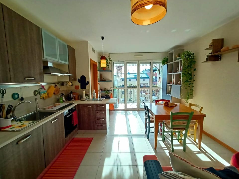 Kitchen or kitchenette, Living room, Seating area, Dining area, pet friendly, stove