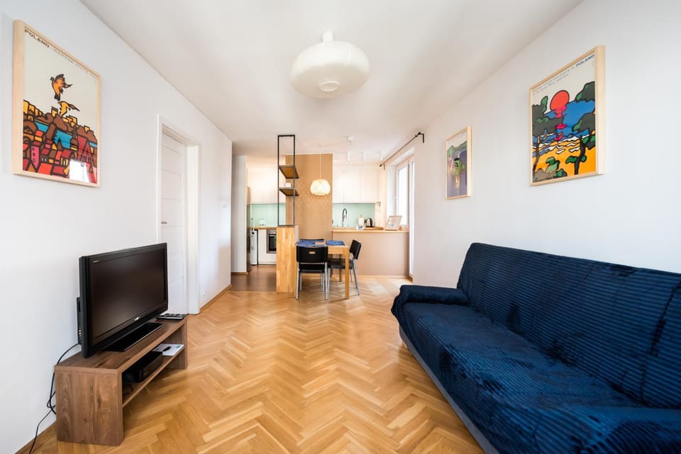TV and multimedia, Living room, Seating area, Dining area, Evening entertainment