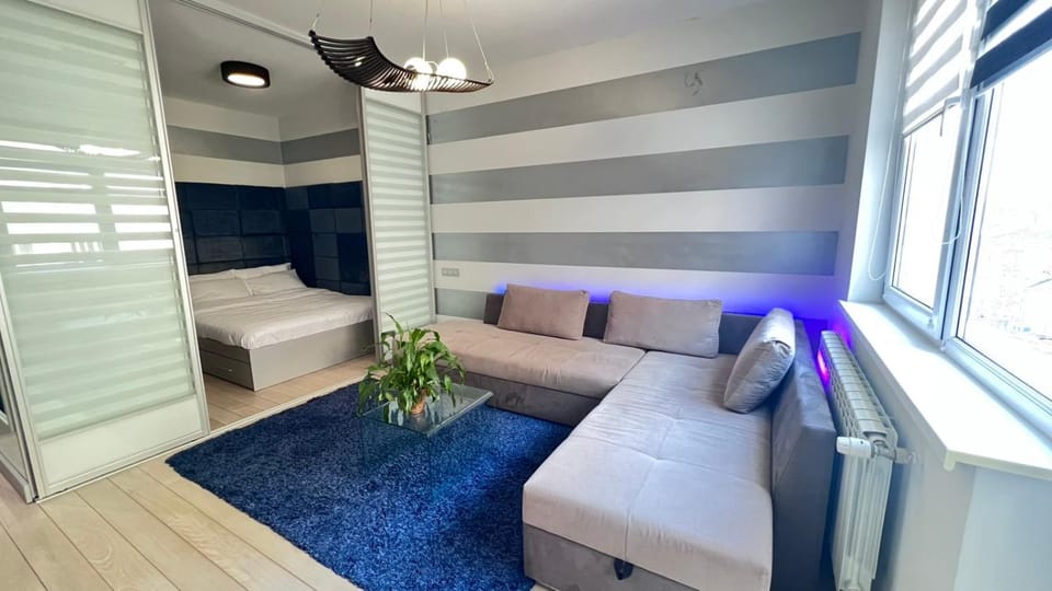 Bed, Photo of the whole room, Seating area