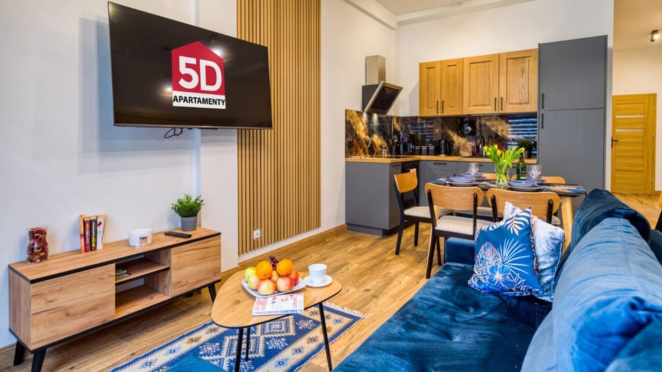 Communal lounge/ TV room, TV and multimedia, Kitchen or kitchenette, Living room, Food and drinks, Dining area, Evening entertainment, Food