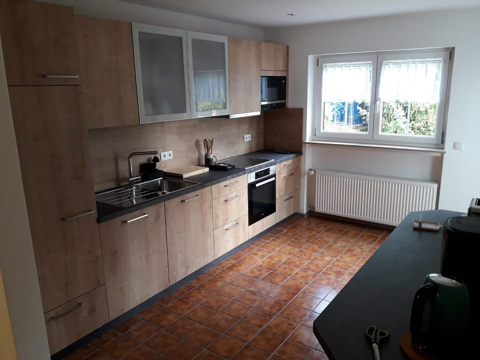 Kitchen or kitchenette, pet friendly, stove