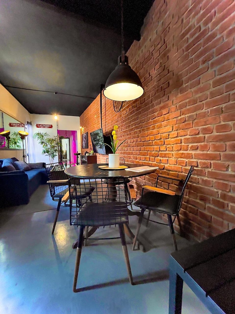 Living room, Seating area, Dining area, Diving