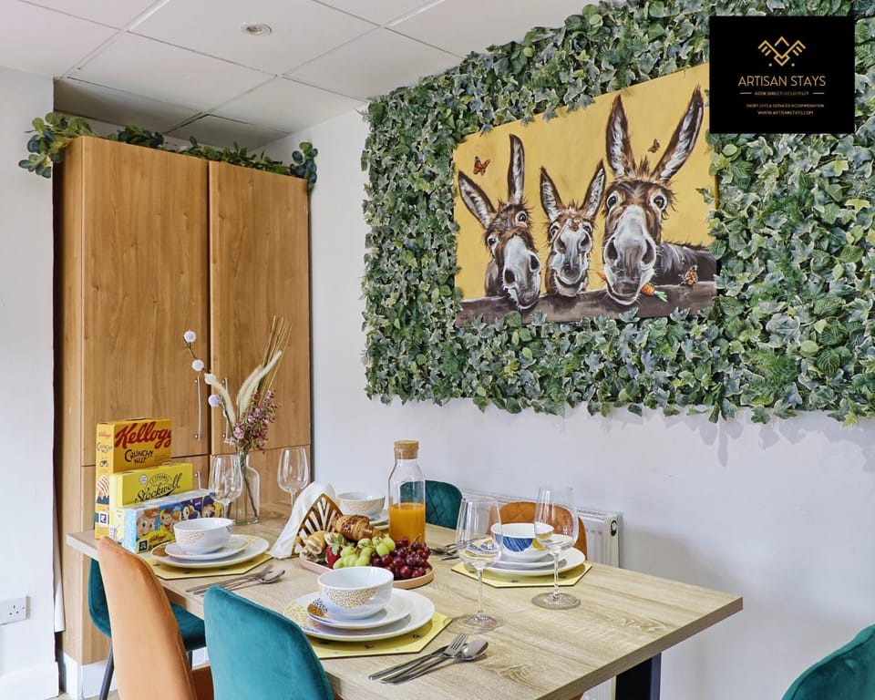Food and drinks, Dining area, Food, Drinks