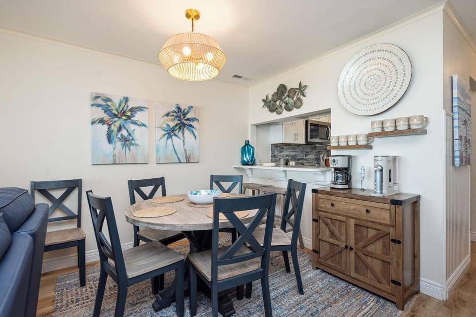 By the Ocean Blue by Oak Island Accommodations Apartment in Caswell Beach