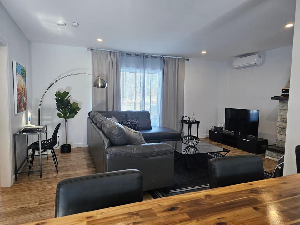 Residence Orleans (inground pool) Villa in Quebec City