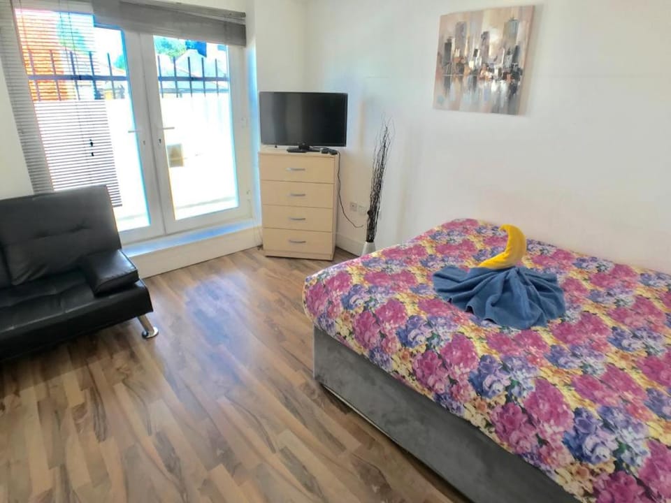 Photo of the whole room, Evening entertainment, Bedroom