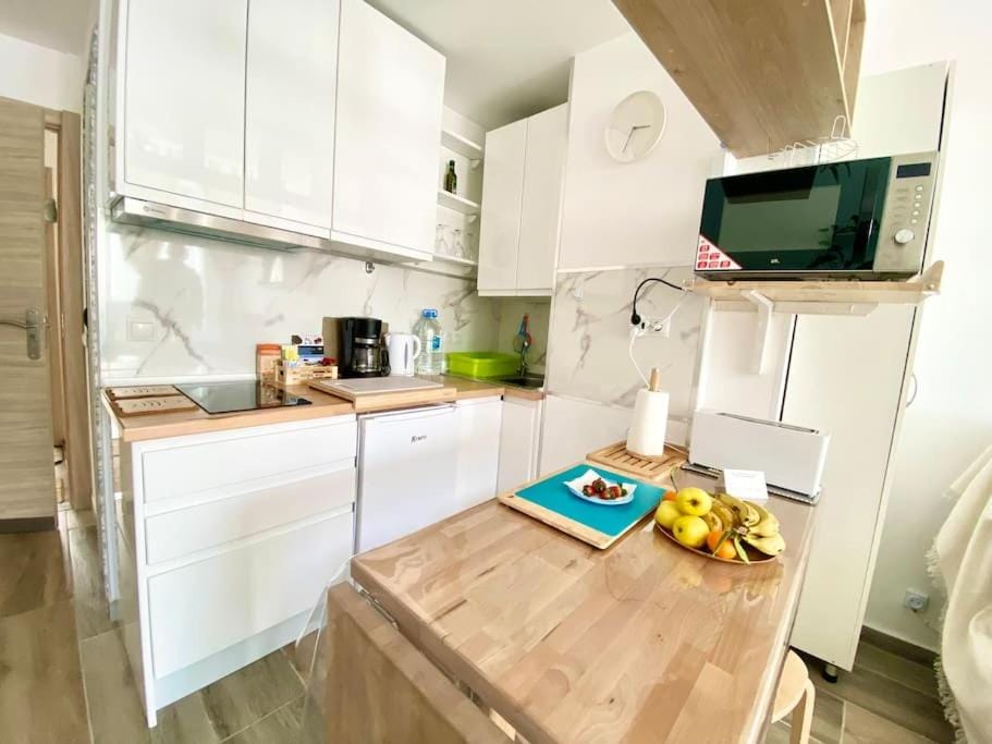 Estudio Bahia Playa de las Canteras Apartment in Las Palmas de Gran Canaria