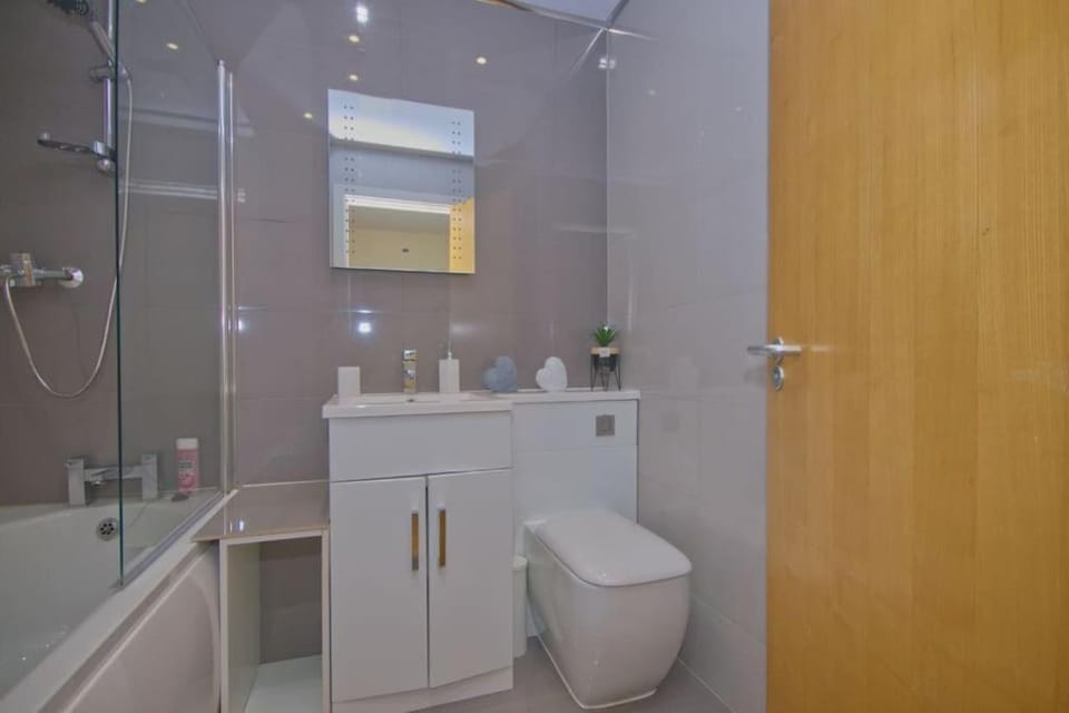 Alluring 2 Bedroom Leeds City Centre Apartment- Self Check-in,Balconied Apartment Apartment in Leeds