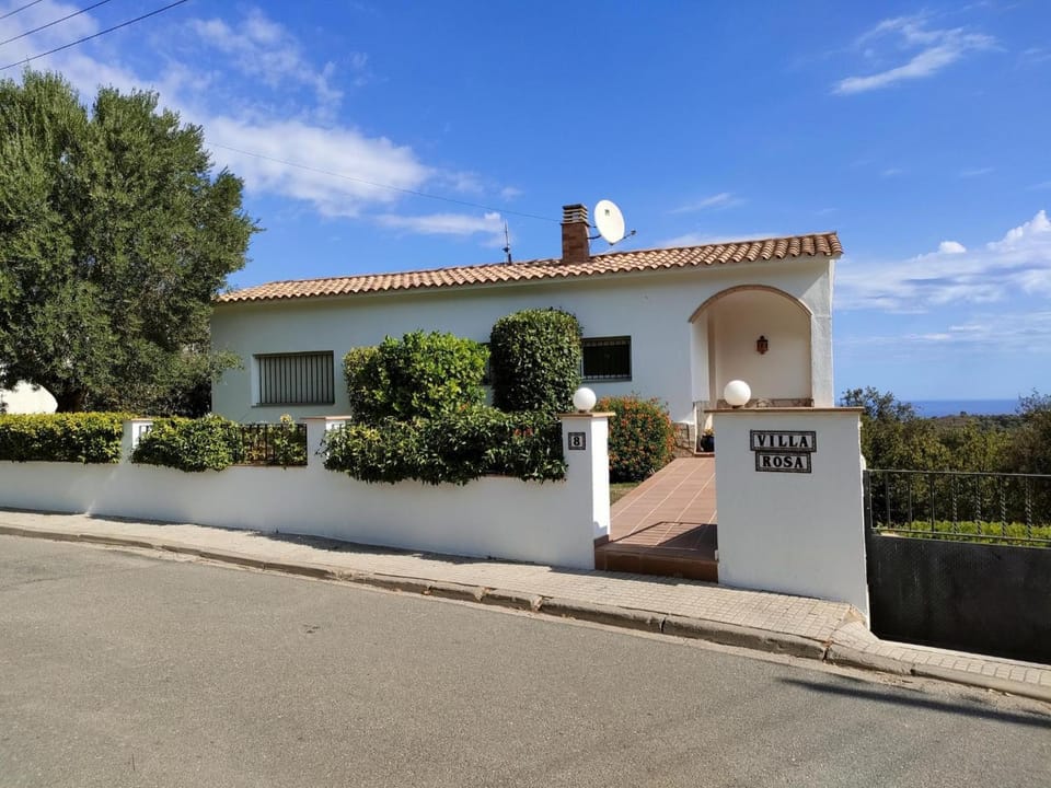 Villa Rosa House in Baix Empordà