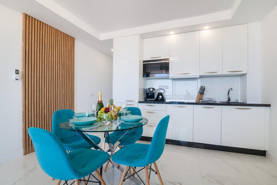 Ponderosa 807, Las Americas, one bedroom apartment with large terrace and ocean view, next to Siam Park Apartment in Costa Adeje