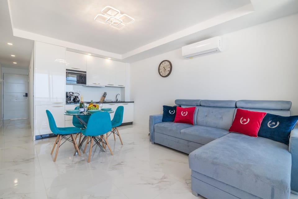 Ponderosa 807, Las Americas, one bedroom apartment with large terrace and ocean view, next to Siam Park Apartment in Costa Adeje