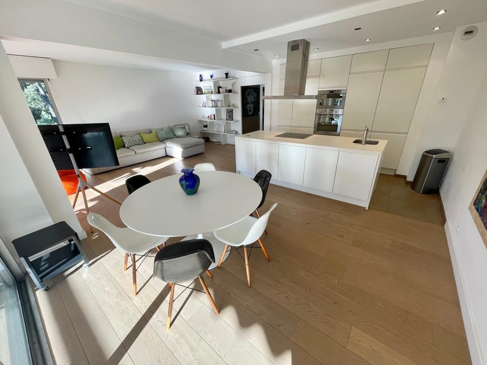 TV and multimedia, Kitchen or kitchenette, Living room, Seating area, Dining area, minibar, pet friendly
