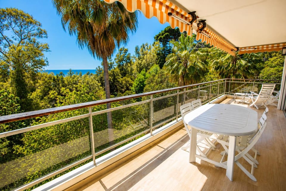 Patio, Day, Natural landscape, View (from property/room), Balcony/Terrace, Dining area, Sea view