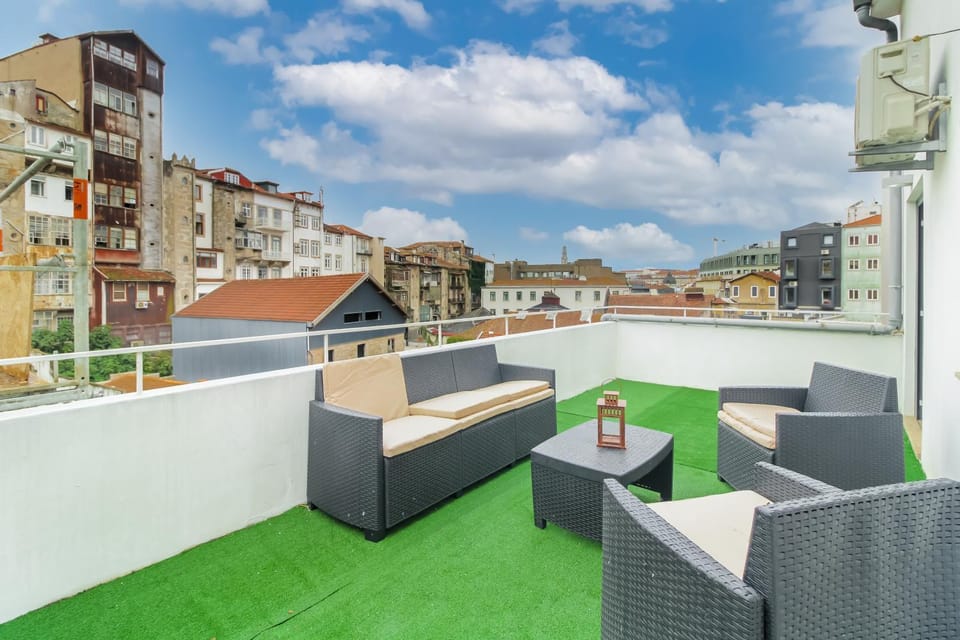 Balcony/Terrace, City view