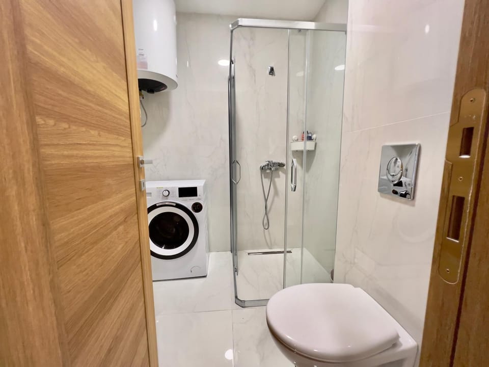 Shower, Toilet, Bathroom, washing machine