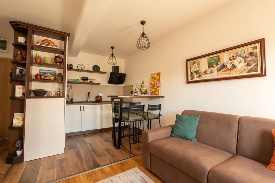 Kitchen or kitchenette, Living room, Dining area