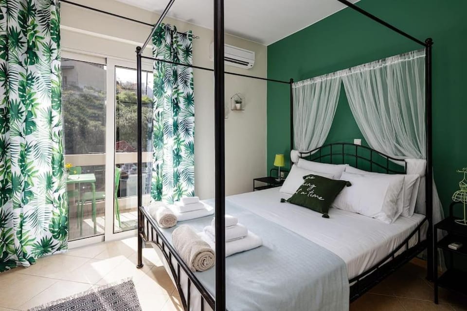 Bed, Photo of the whole room, Bedroom, towels, air conditioner