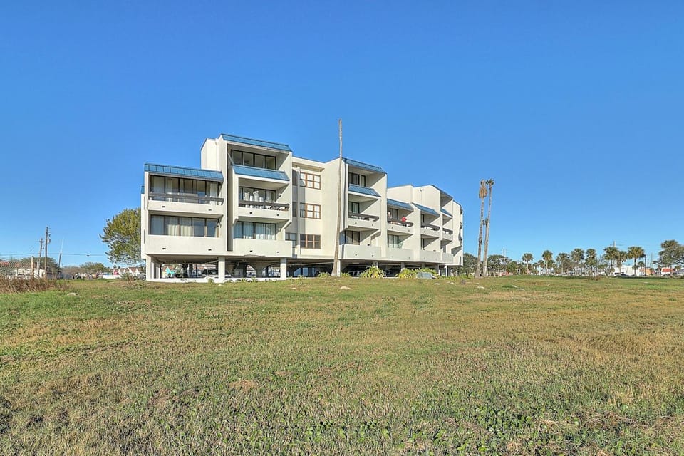 Fairways #204 Apartment in North Padre Island