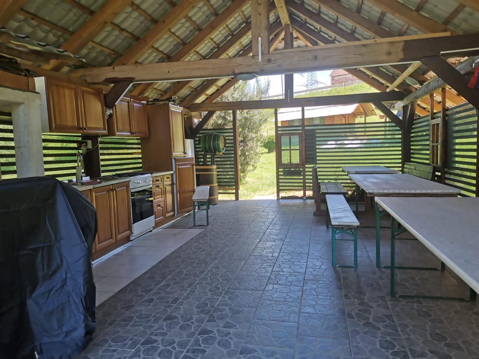 Kitchen or kitchenette, Kitchen or kitchenette, Dining area