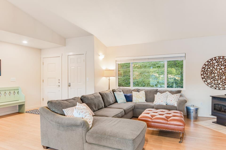 Treasure Island Escape House in Allyn-Grapeview