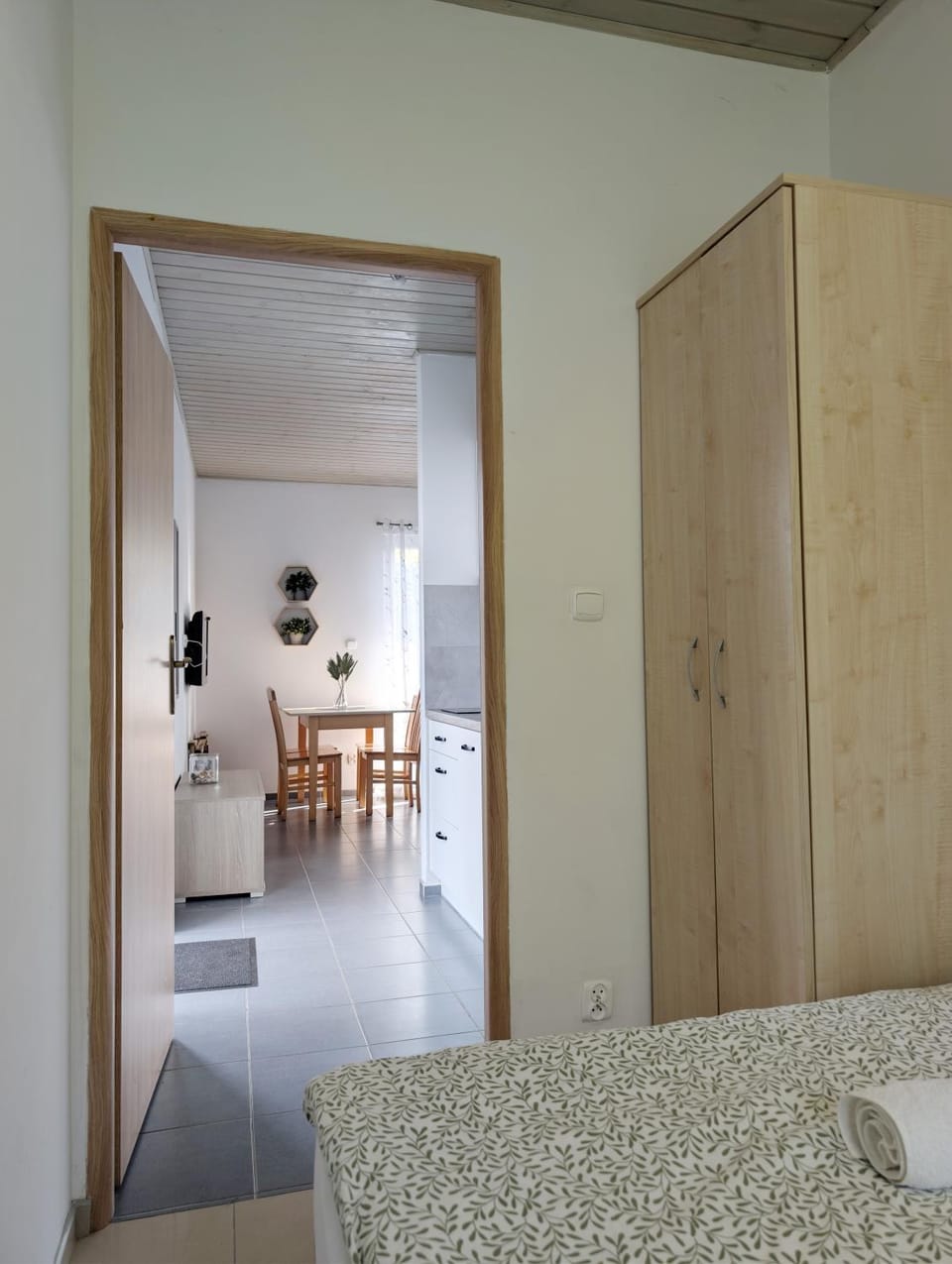 Bed, Kitchen or kitchenette, Photo of the whole room, Bedroom, wardrobe
