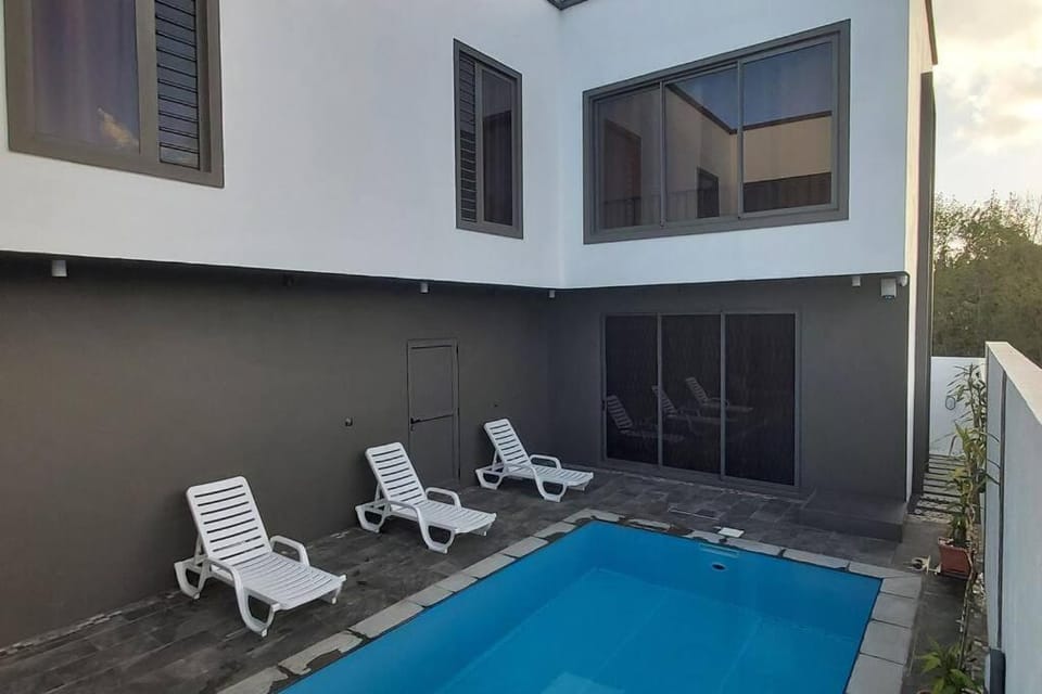Property building, Pool view, Swimming pool