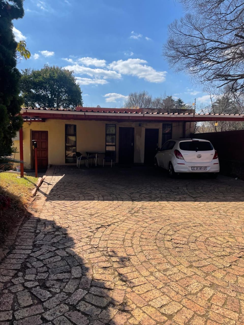 Crystal Mini Pozz Palace Bed and Breakfast in Johannesburg