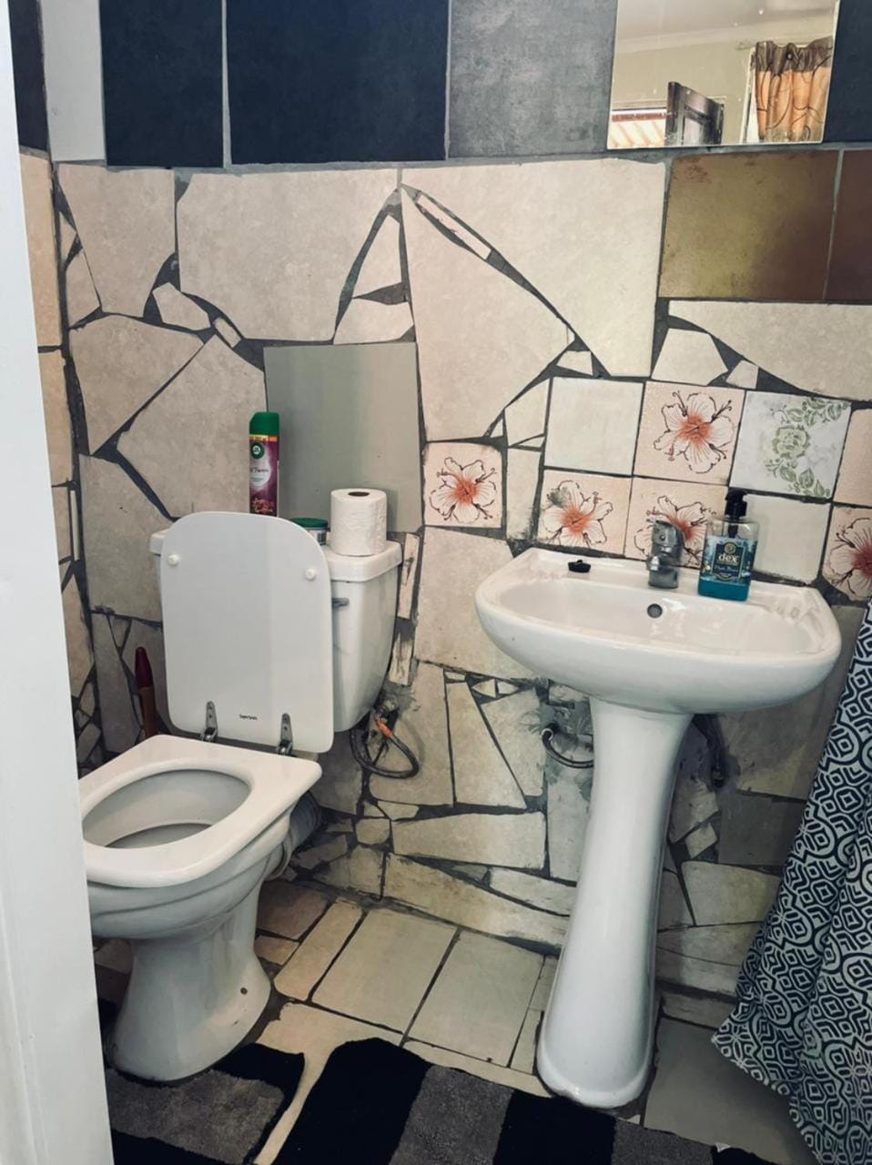 Crystal Mini Pozz Palace Bed and Breakfast in Johannesburg
