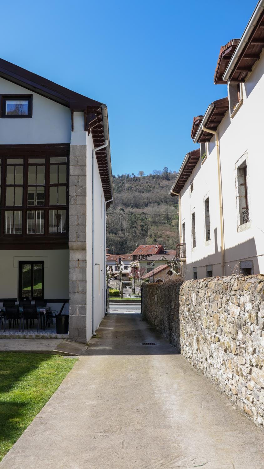 Casa Vizcaya, Casa rural para grupos de hasta 20 personas en Lanestosa, ideal para reuniones y celebraciones tranquilas House in Cantabria